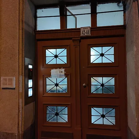 Diamond In Party District Apartment