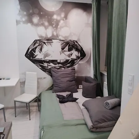 Diamond In Party District